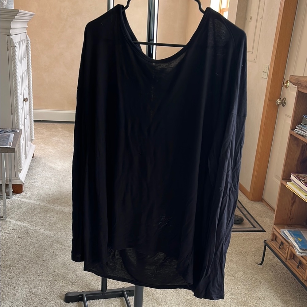 Old Navy Black Women's Top size XL.